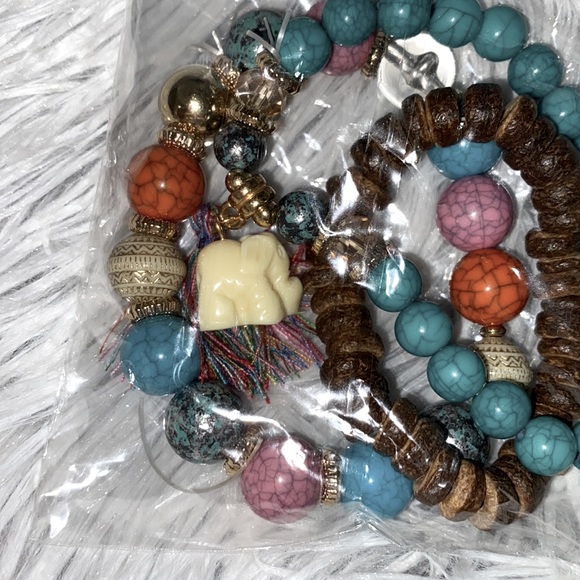BOHO FASHION FAUX WOOD BEADED STRETCH BRACELET SET - Picture 5 of 6
